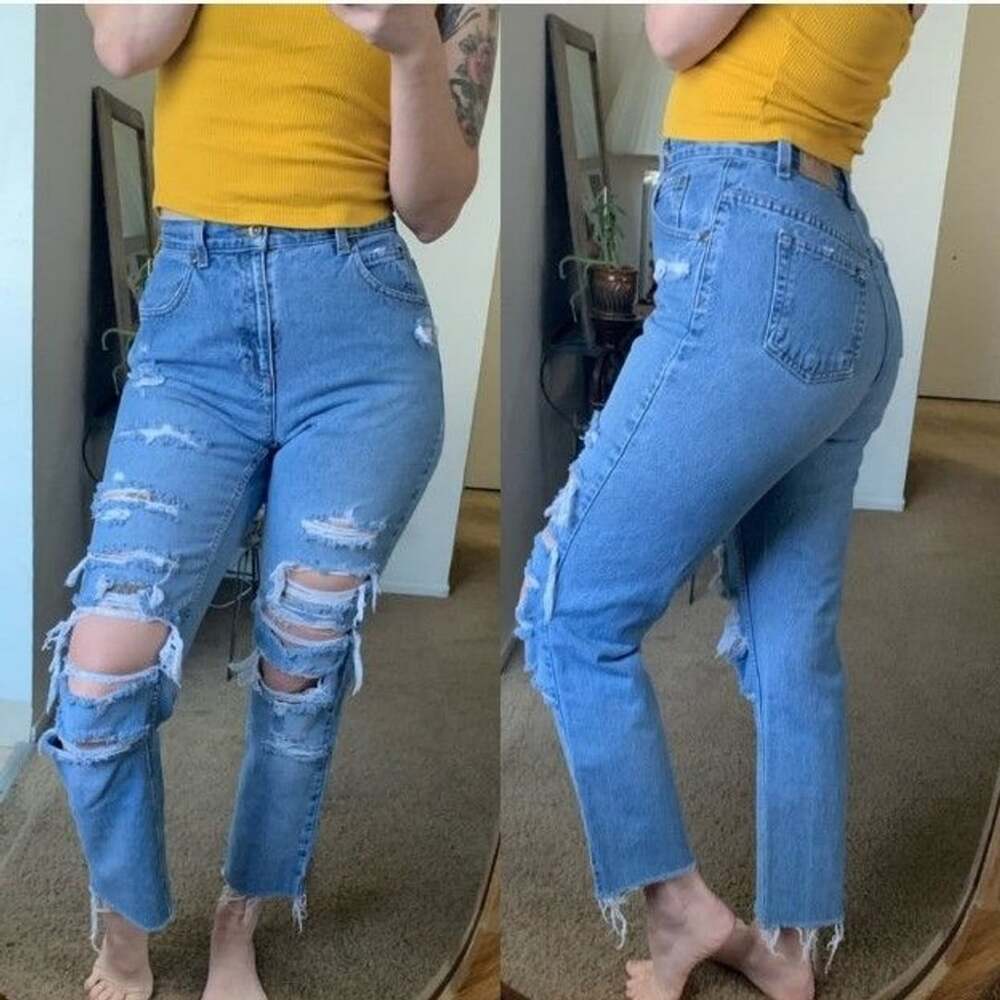Vintage Liz Claiborne high rise ripped mom jeans, size 4R women's
